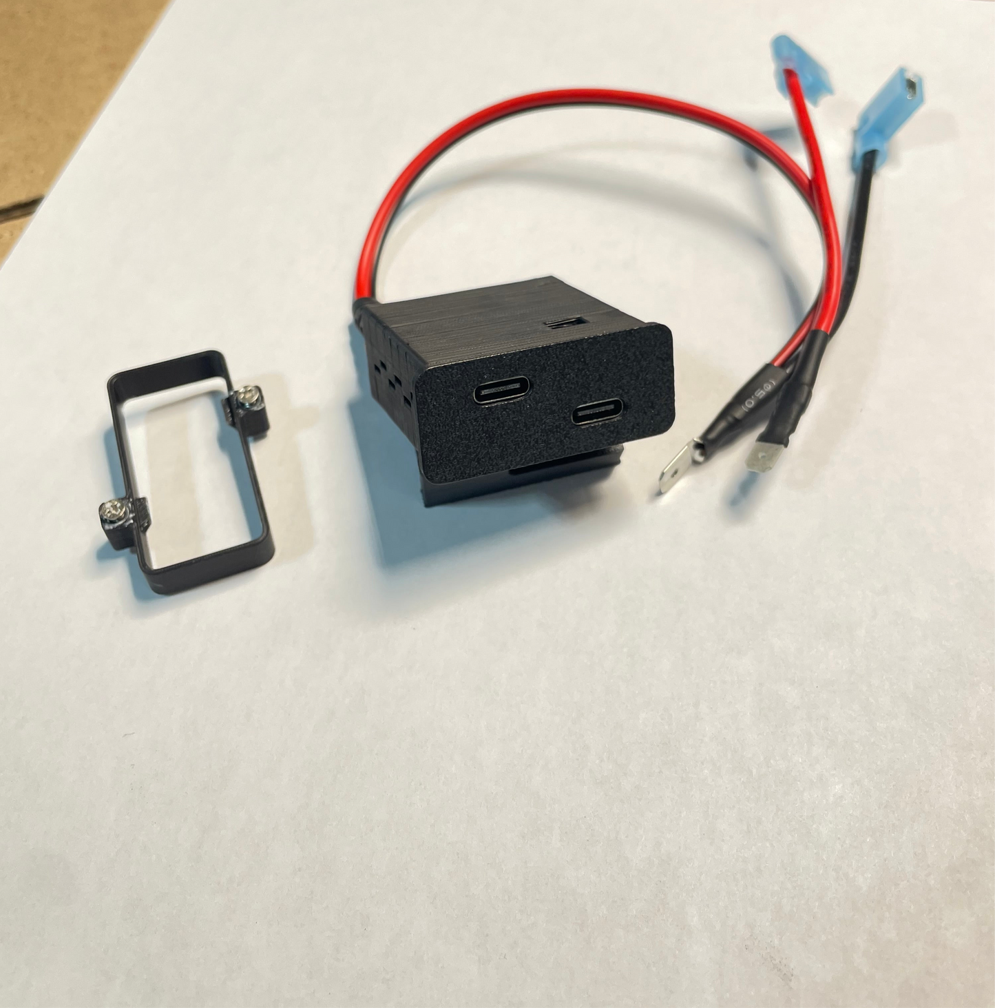 E36 USB Quick Charge Port