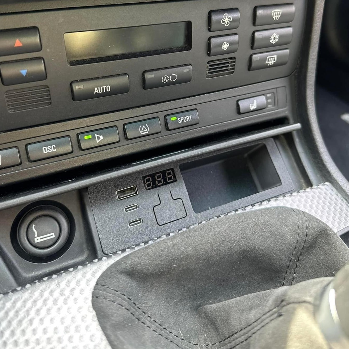 E46 usb c port fast charge voltmeter