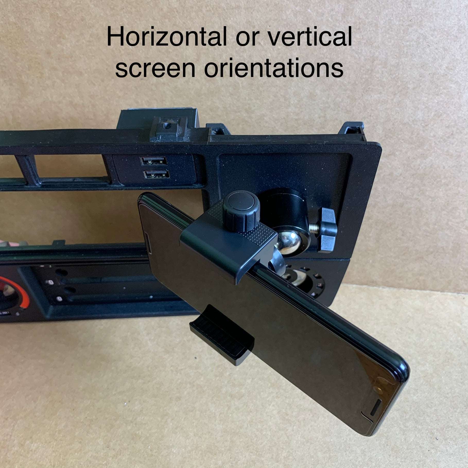 E30 Universal Phone Mount
