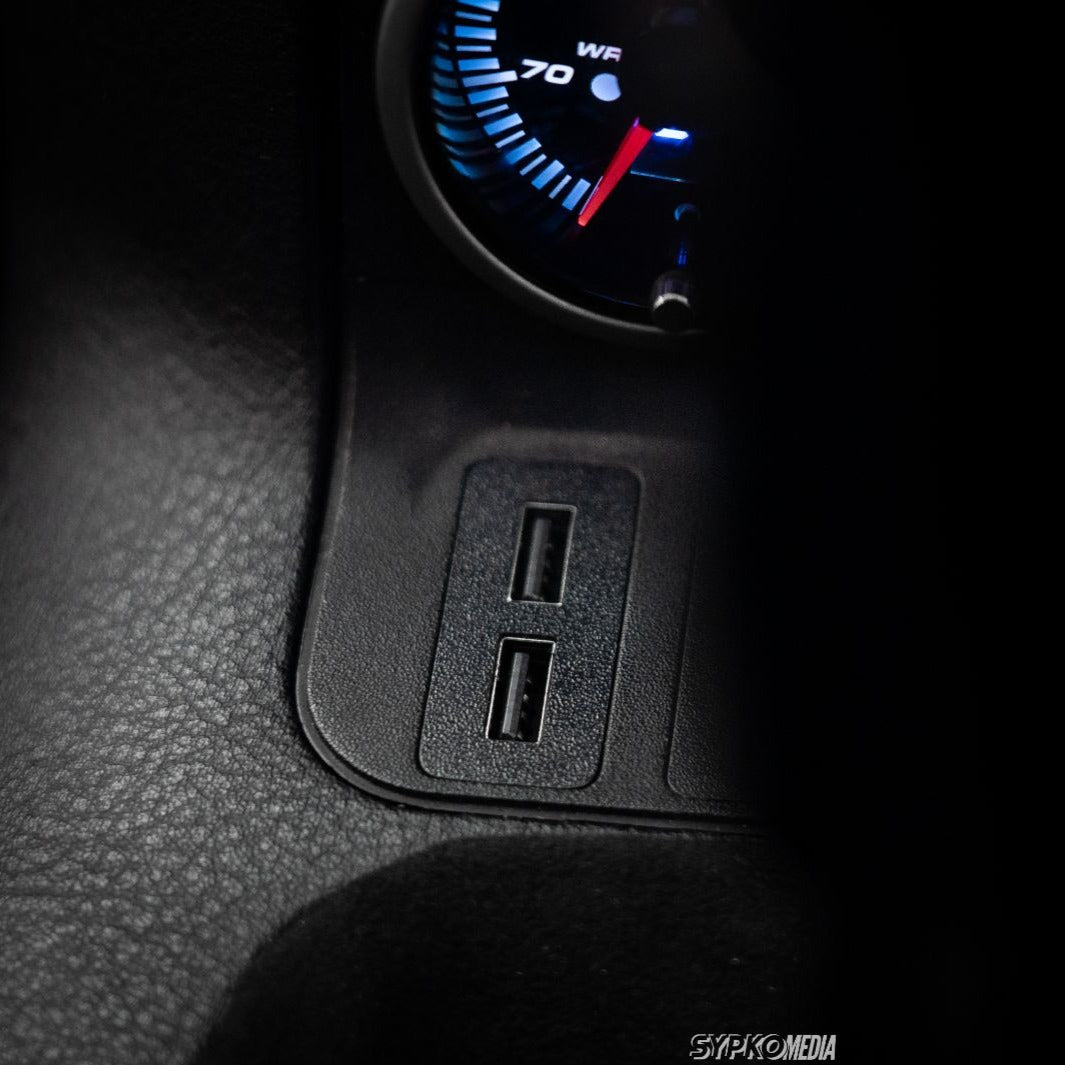 E36 Quick Charge USB Port