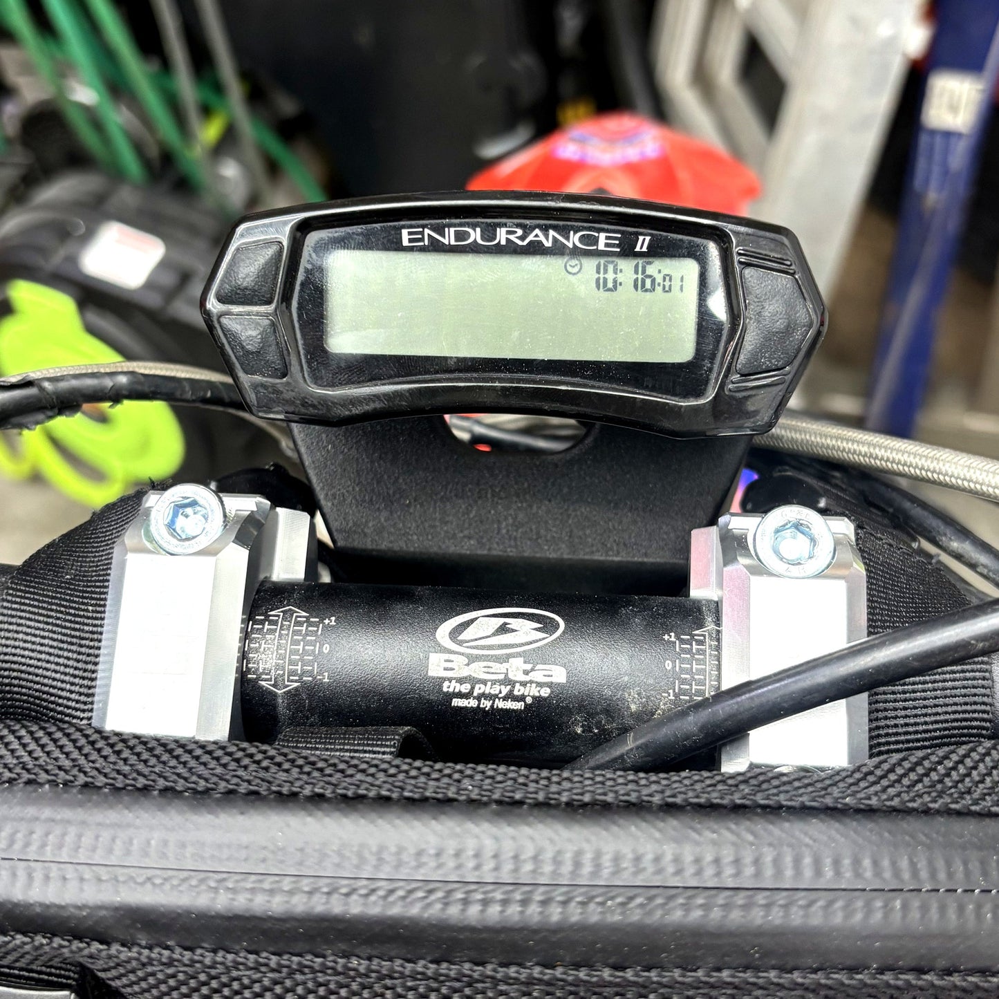 Beta display riser mount