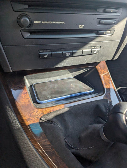 BMW E9X 3 SERIES Wireless Charger — 20W Fast Charge
