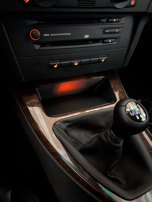BMW E9X 3 SERIES Wireless Charger — 20W Fast Charge