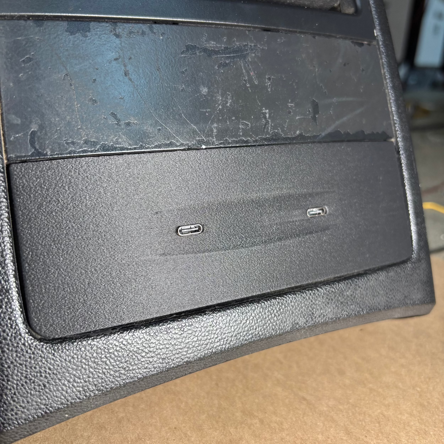 BMW E90/E91 Rear Seat Dual USB-C Charger