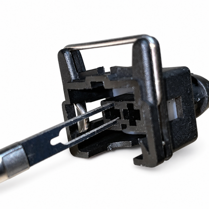 Bosch-style depinning tool in use on a connector