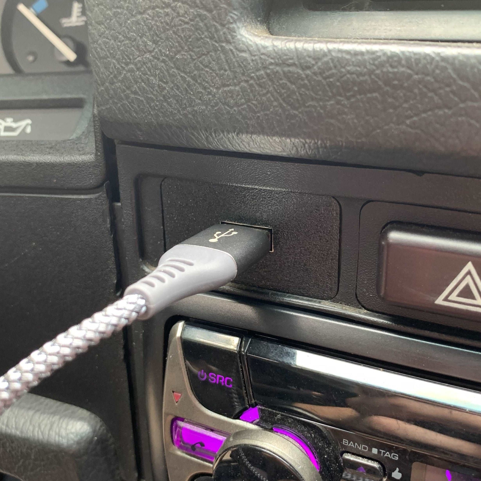 BMW E30 Utility Panel & Phone Mount Kombination aus USB-Ladebuchse und  12V-Steckdose - .de