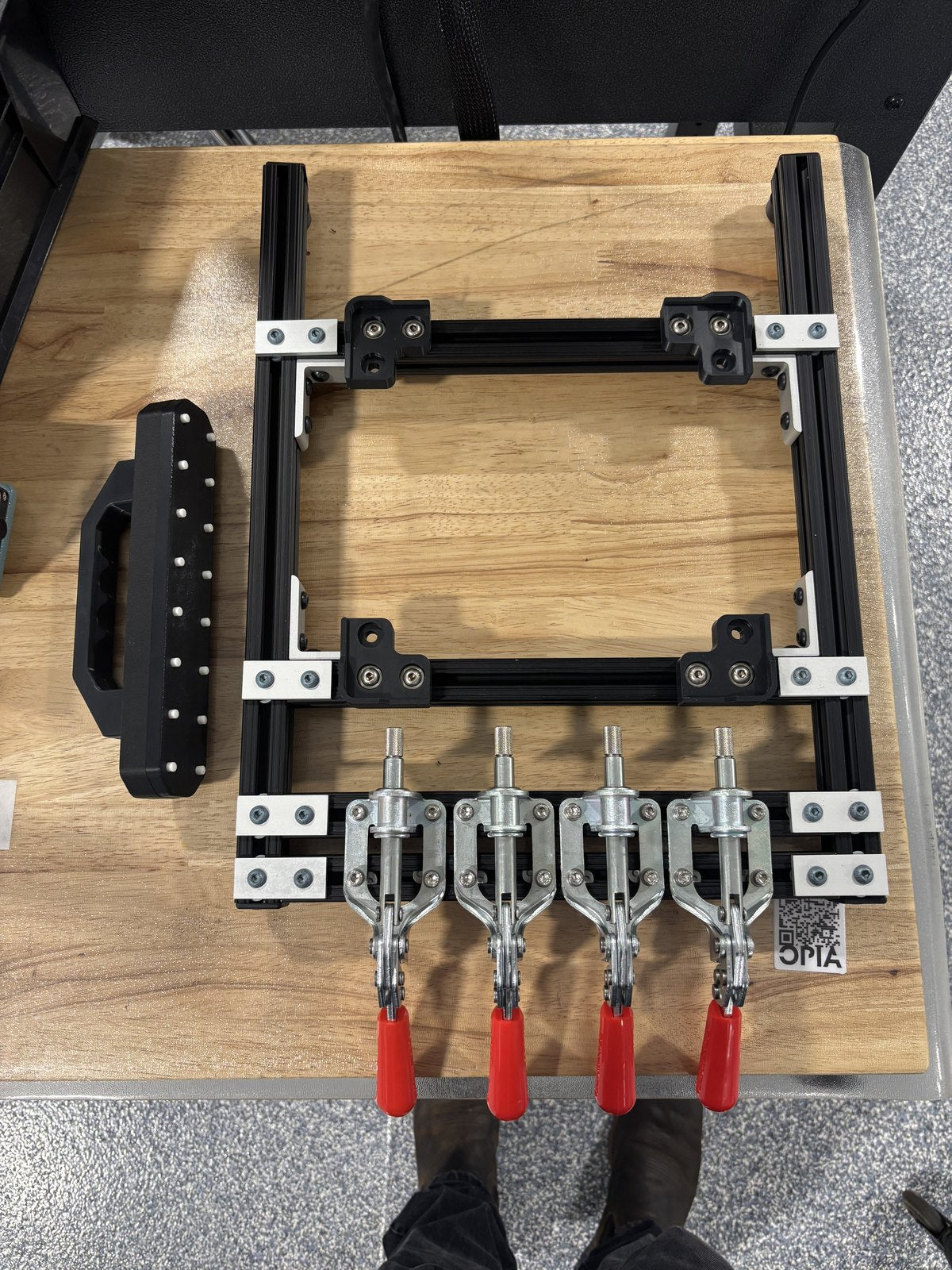 Aluminum frame fixture with four toggle clamps